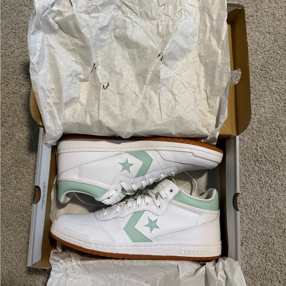 Converse Fastbreak Pro Mid Sneakers